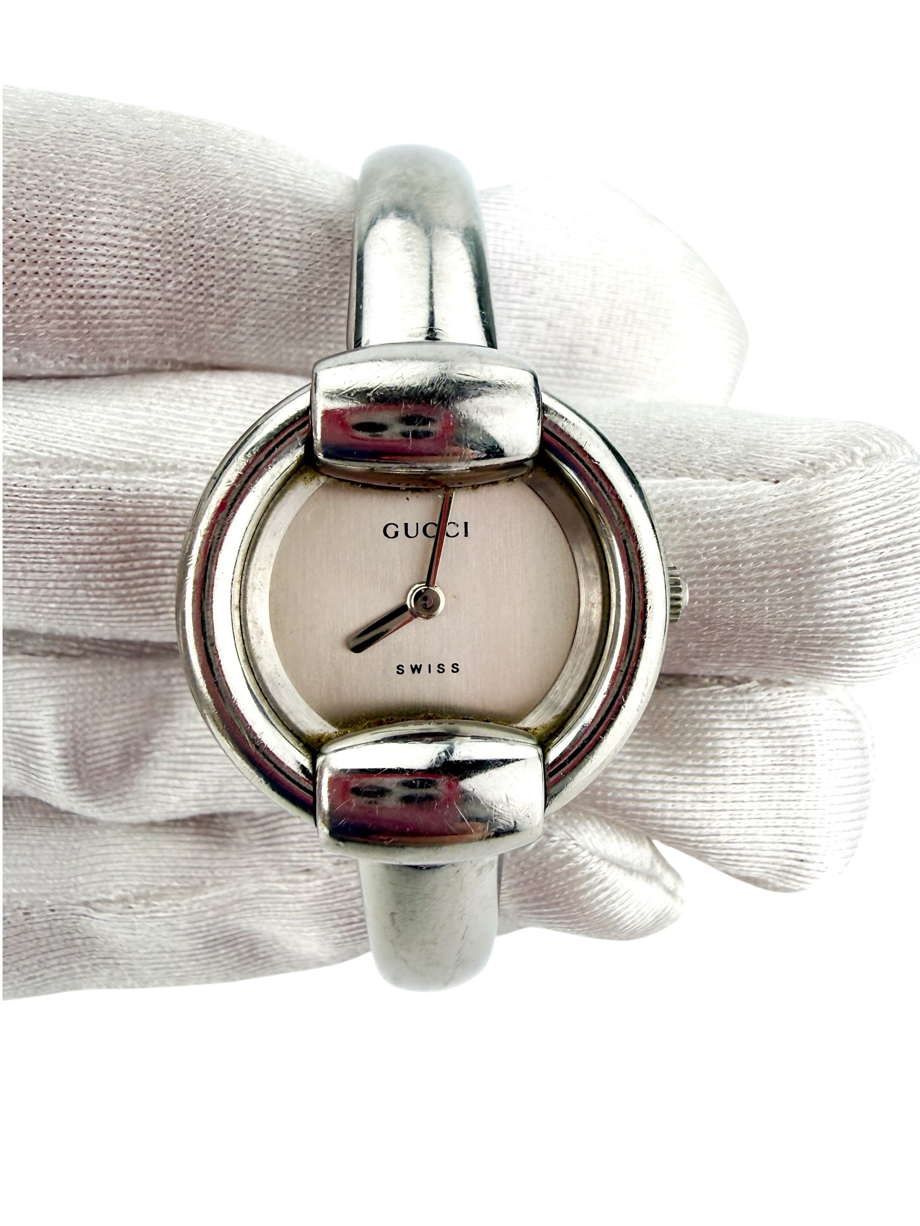 Gucci 1400 Series Bangle Watch