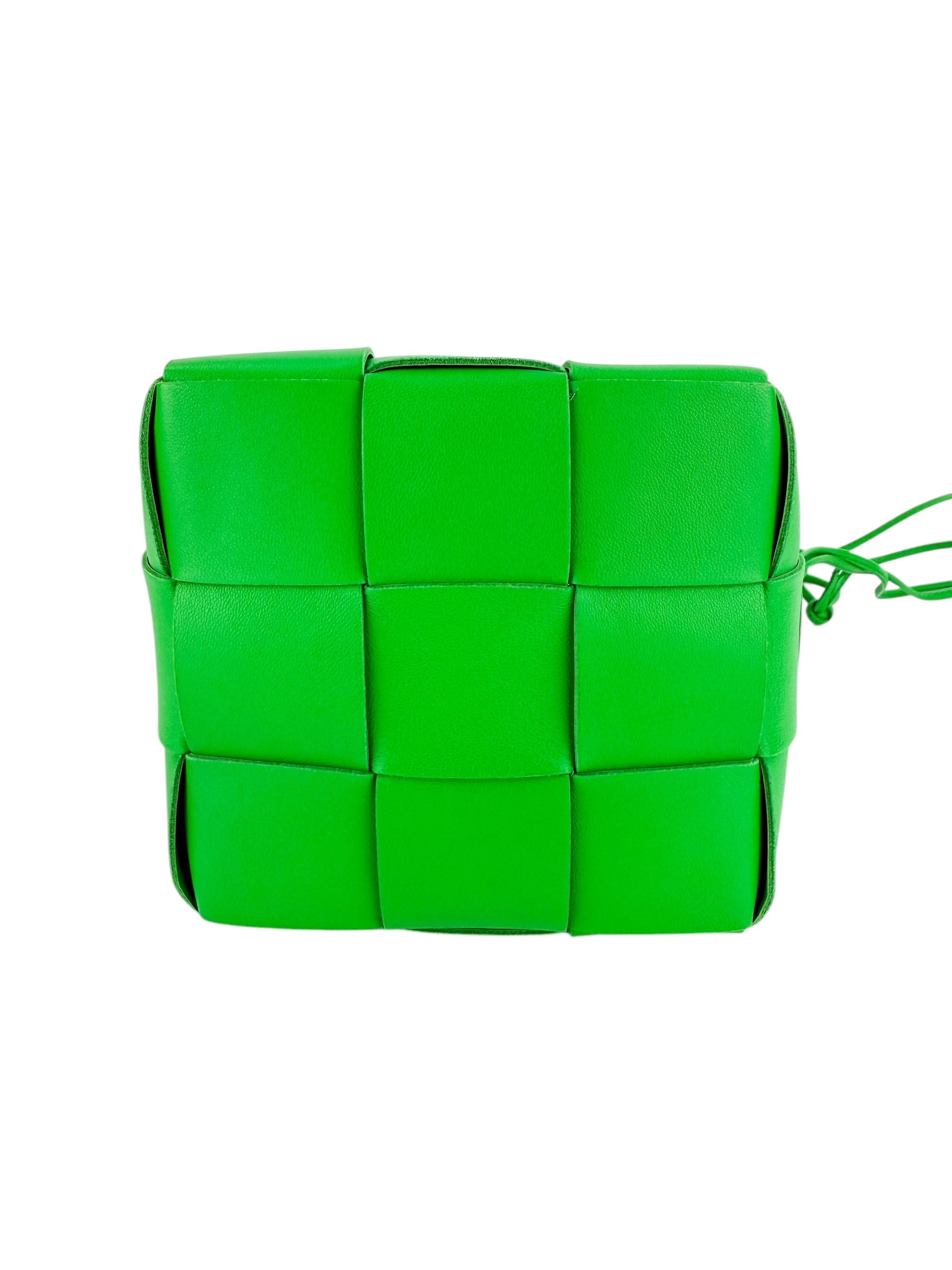 Bottega Veneta Nappa Maxi Intrecciato Small Cassette Bucket Bag Parakeet