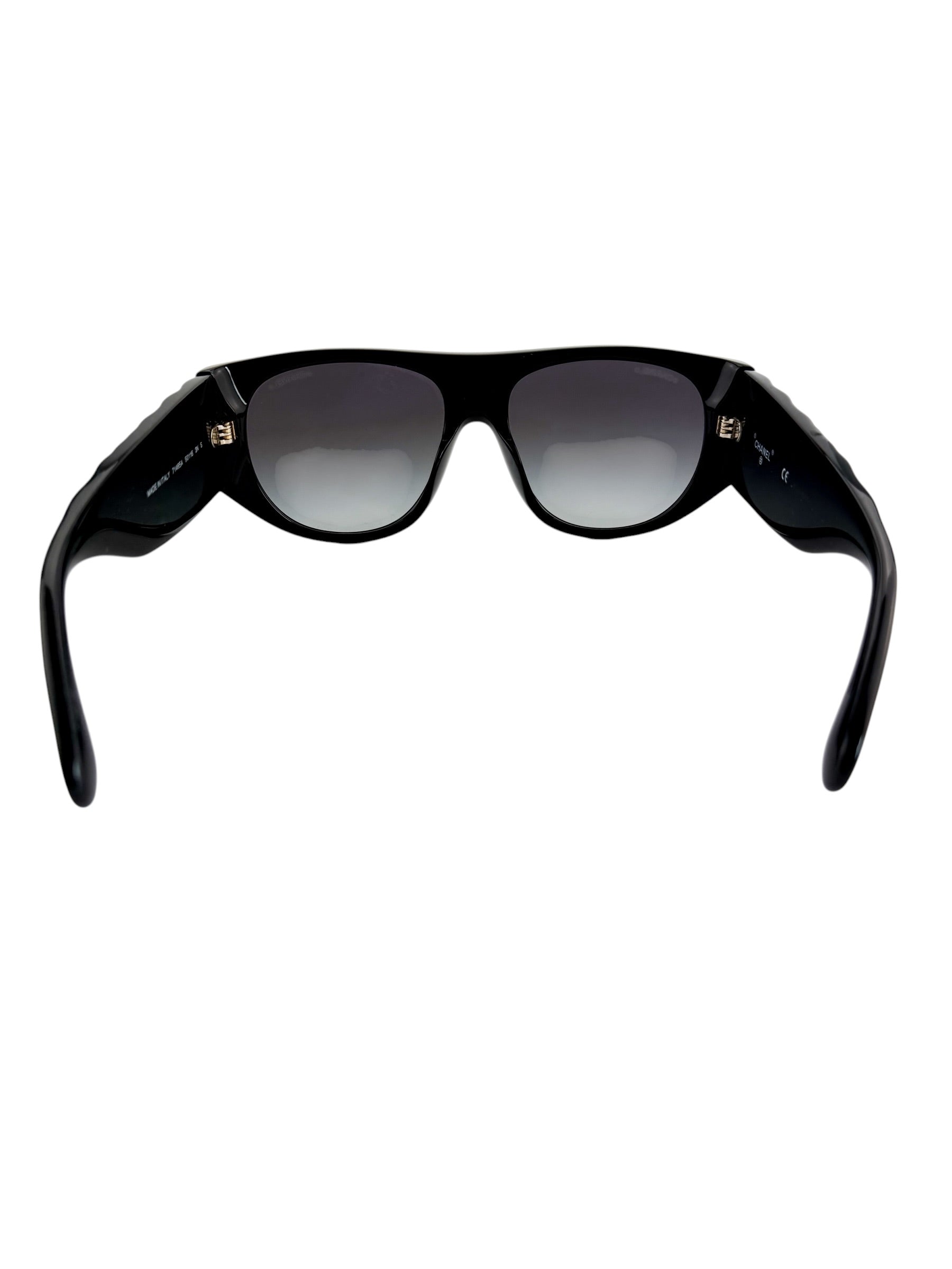 Chanel Quilted CC Pilot Sunglasses (Full Set)