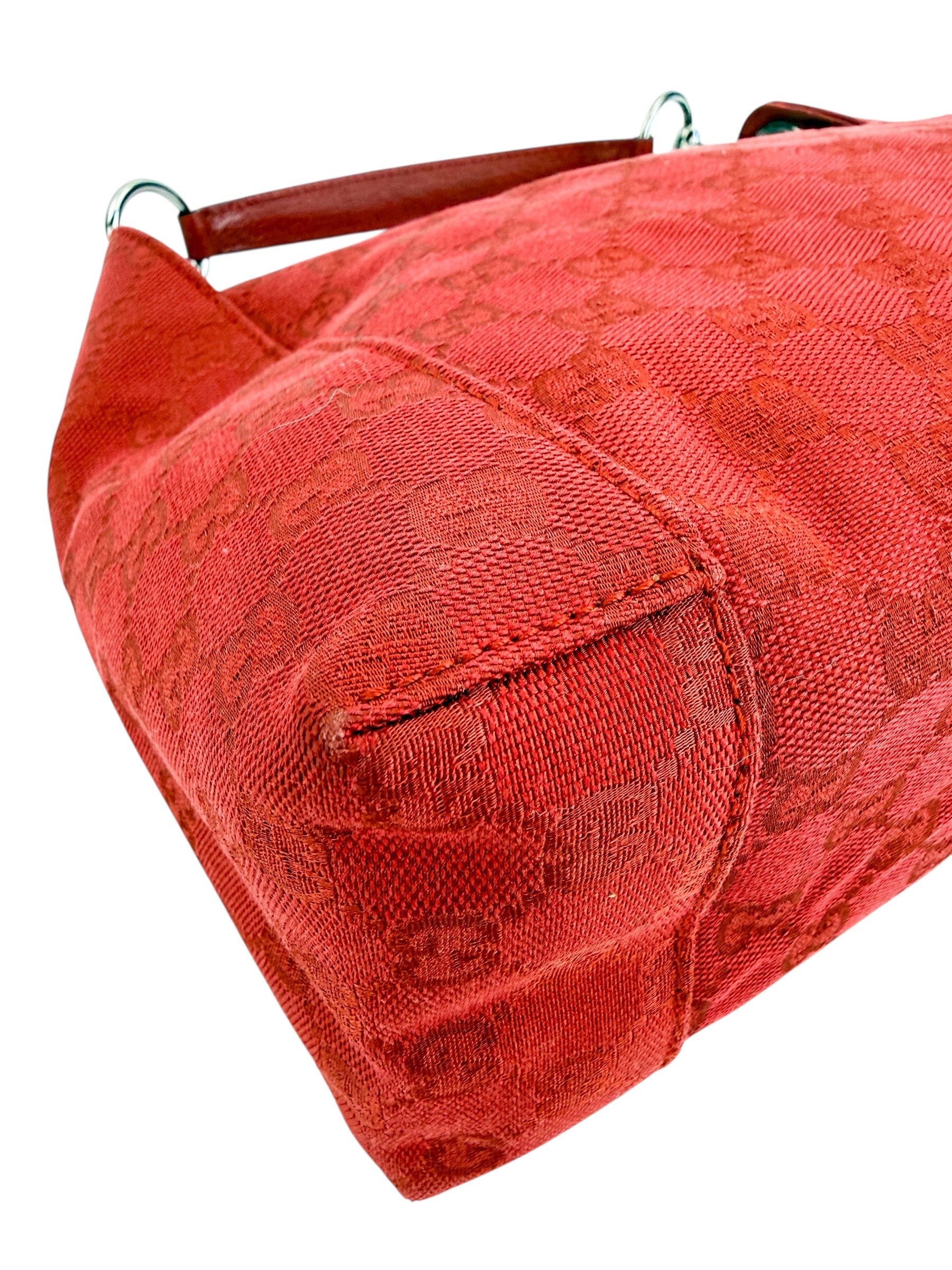 Gucci GG Canvas Shoulder Bag Red