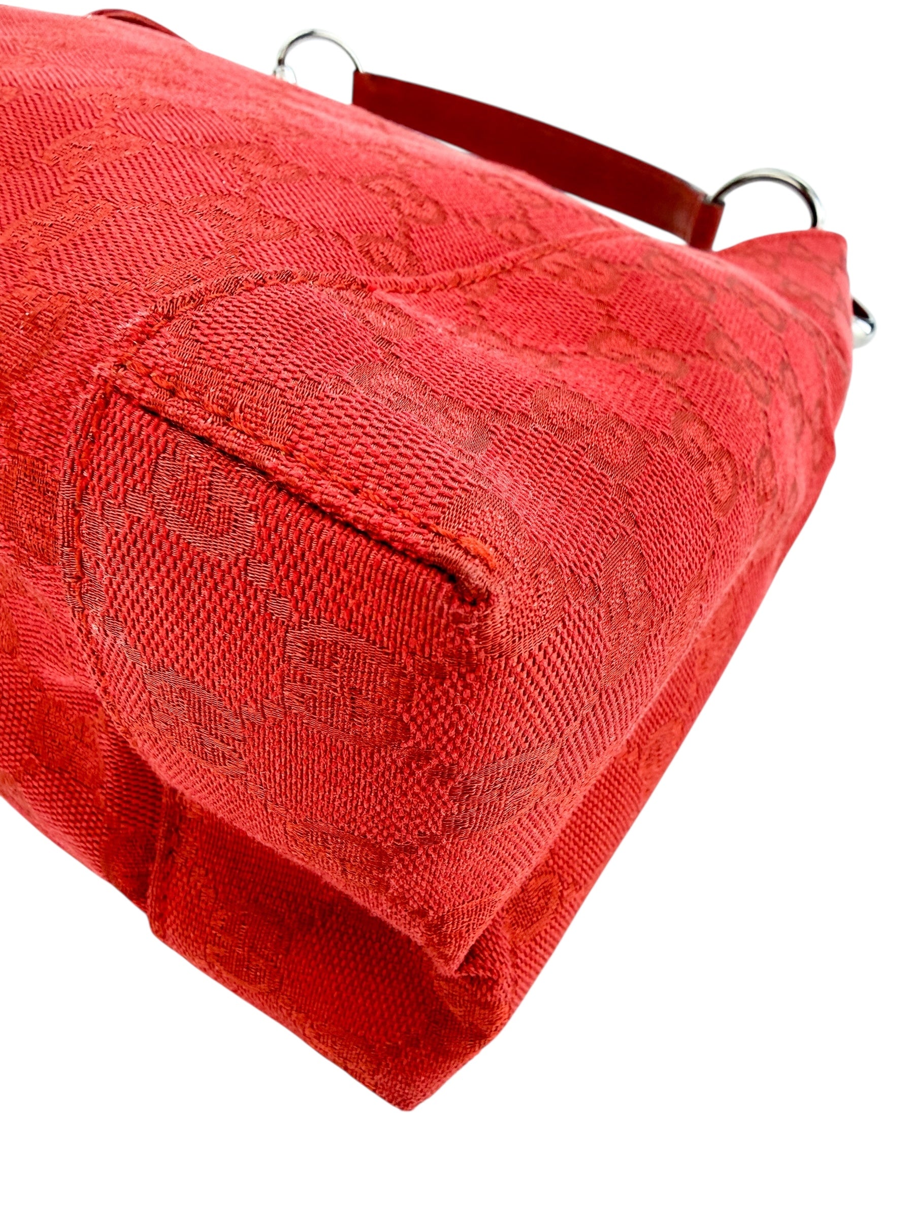 Gucci GG Canvas Shoulder Bag Red